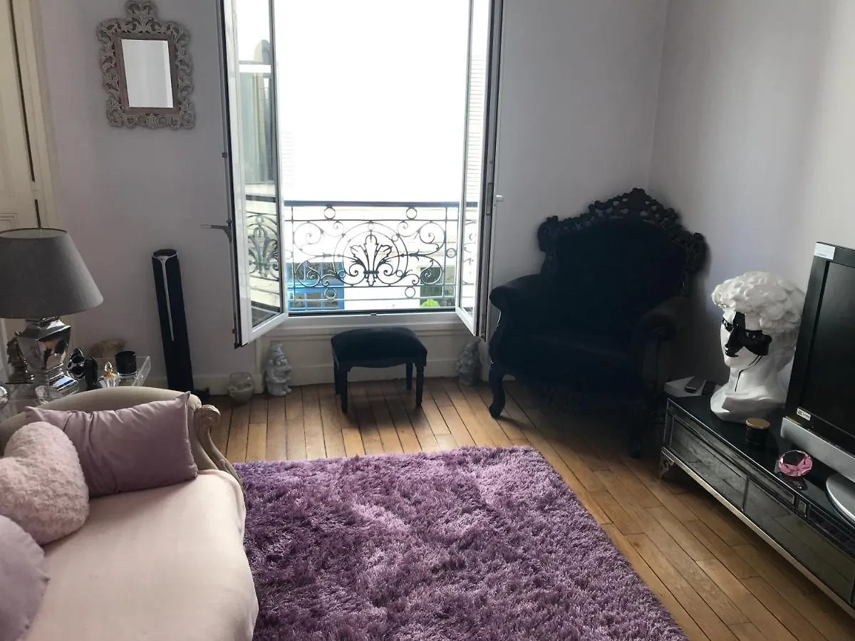 Superbe Appartement Proche De La Butte Montmartre Paris France